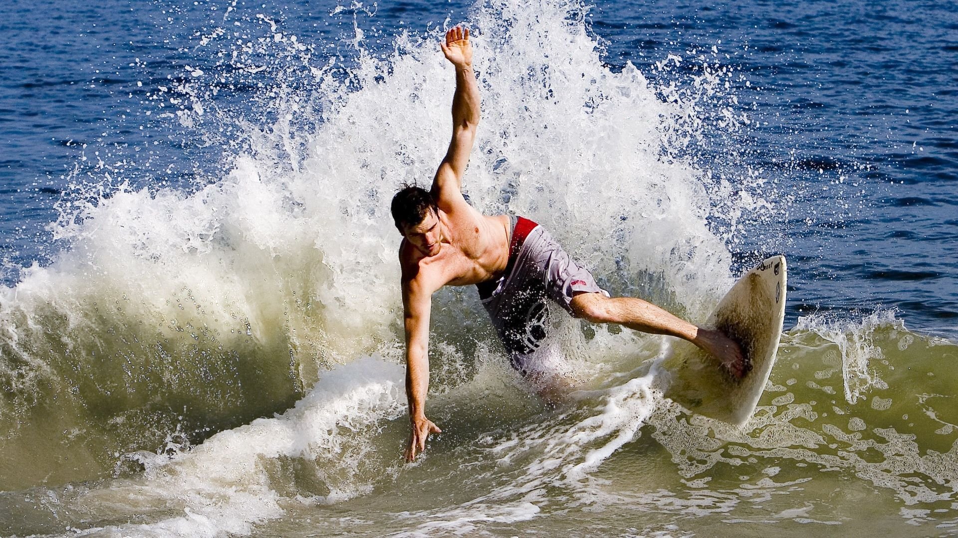 爱游戏娱乐-传奇教练的战术思想，如何影响比赛走向？，教练传奇百科