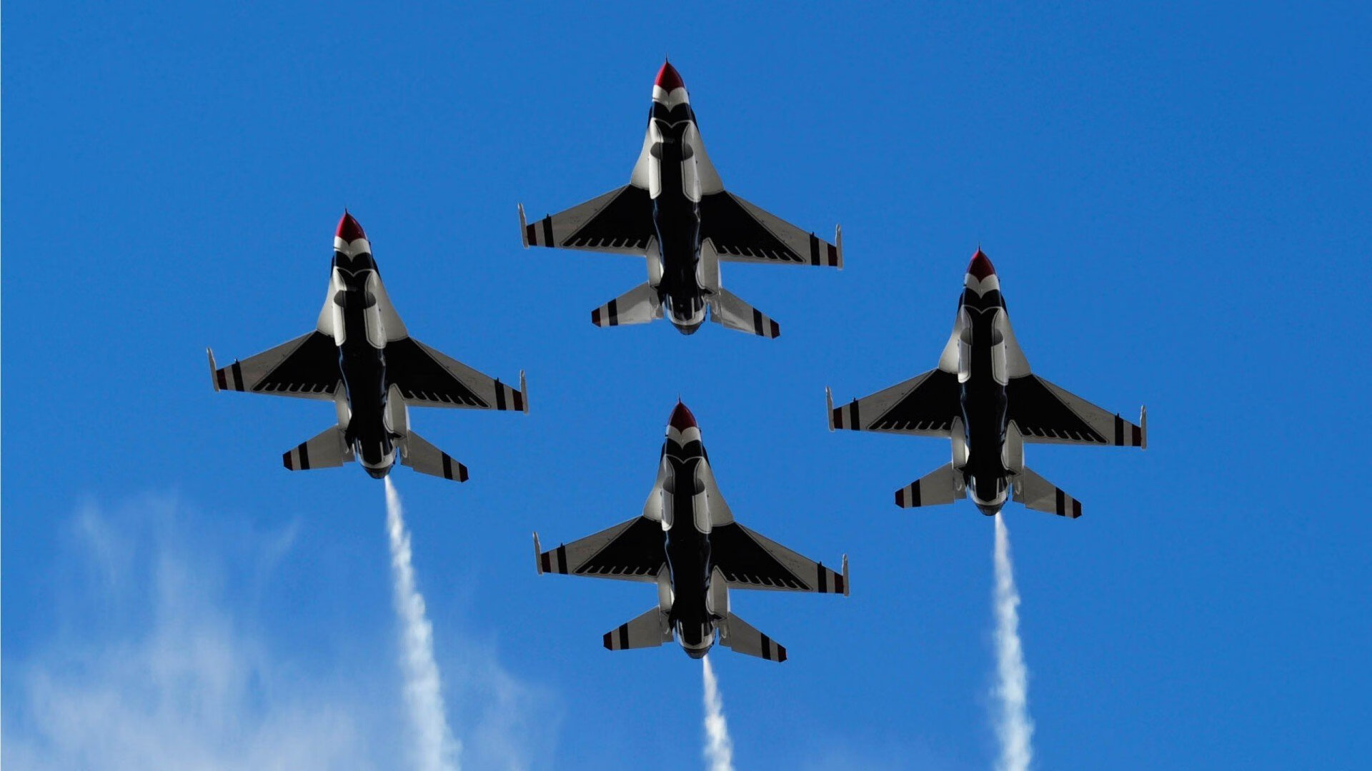 AYX官网-科技升级背后：车队巨额投入的回报，科技造车