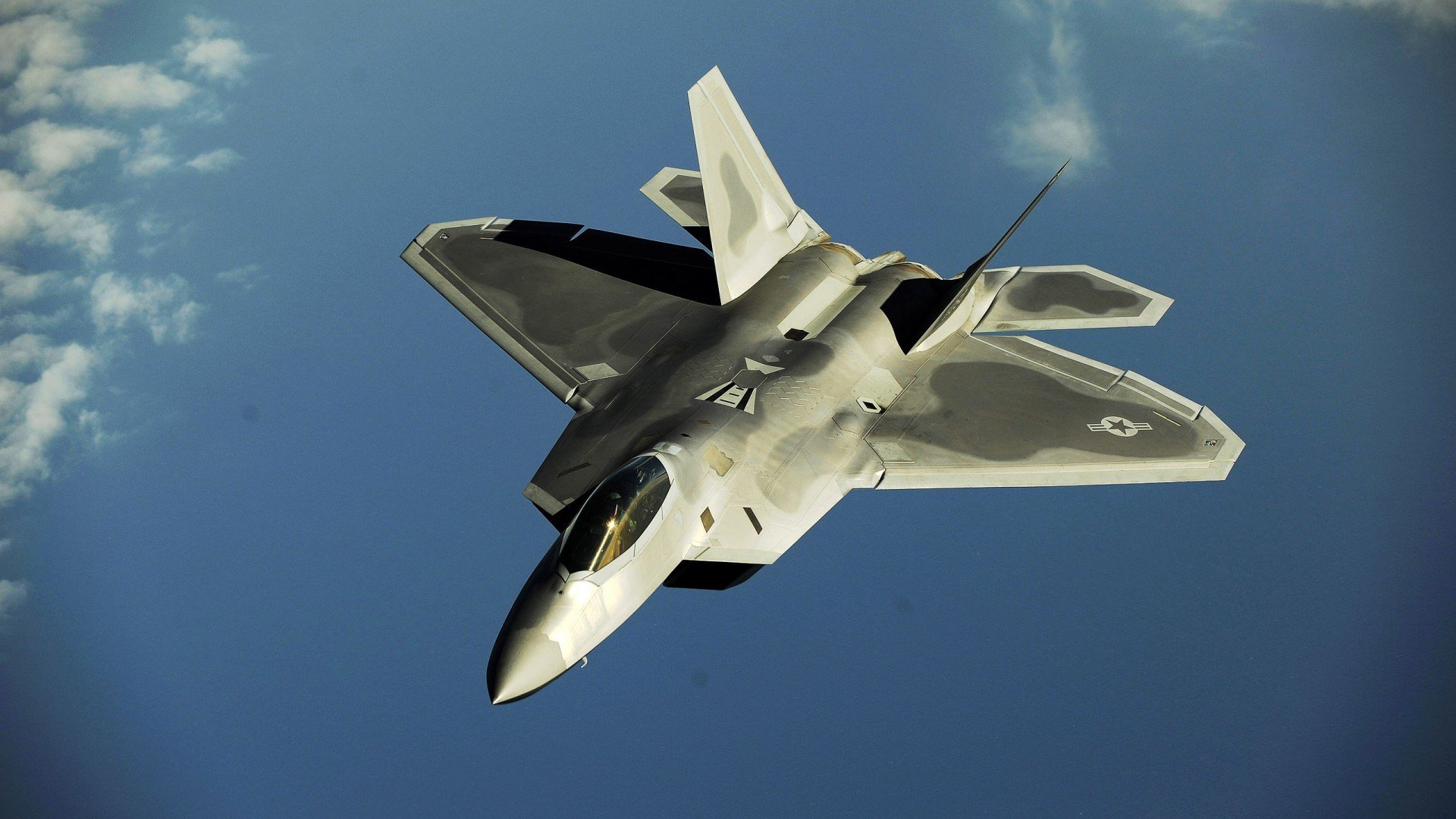 足球场馆智慧灯光系统实现智能调控,足球场照明灯具布置